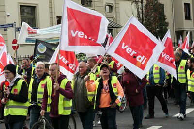 2023-03-21_Warnstreik OeD Frankfurt_Fototeam_Hessen_SKollar-Eggert-13.jpg 2023-03-21_Warnstreik OeD Frankfurt_Fototeam_Hessen_SKollar-Eggert-13.jpg
